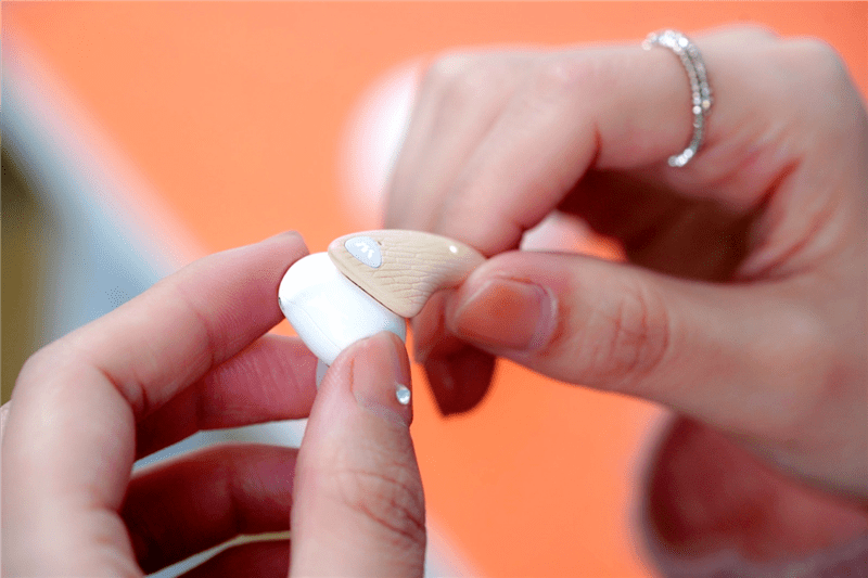 引领潮流的跨界轻奢单品 乐旷陶瓷蓝牙耳机评测：顶级音质表现