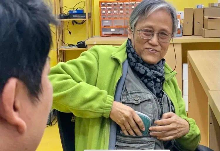 青少年|72岁退休女教授硬核科普，百万网友粉上她