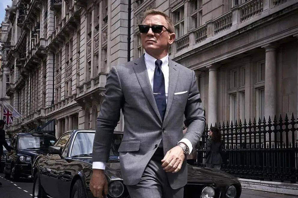 邦德|他终于不找花瓶女了？