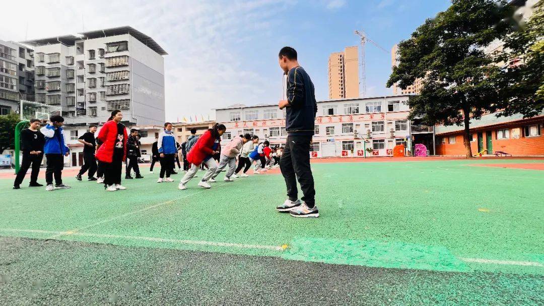 南部東方國際學校體育教研課堂實錄站立式起跑