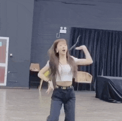 假发|女爱豆是不是有甩头发的kpi？