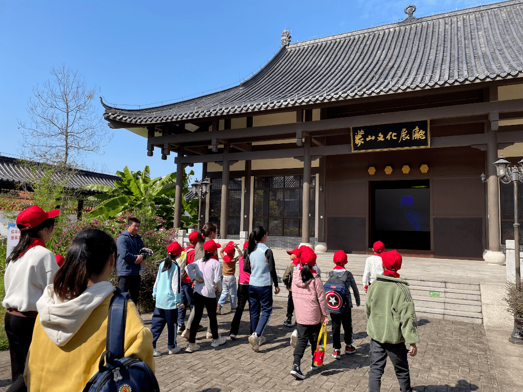 少年學61薪火永相傳——蒙山縣開展紅色研學校外爭章活動_陳漫遠