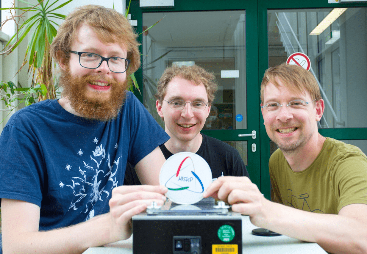 直击2021青科会 | 爱喝啤酒的小团队喜获菠萝科学奖物理学奖