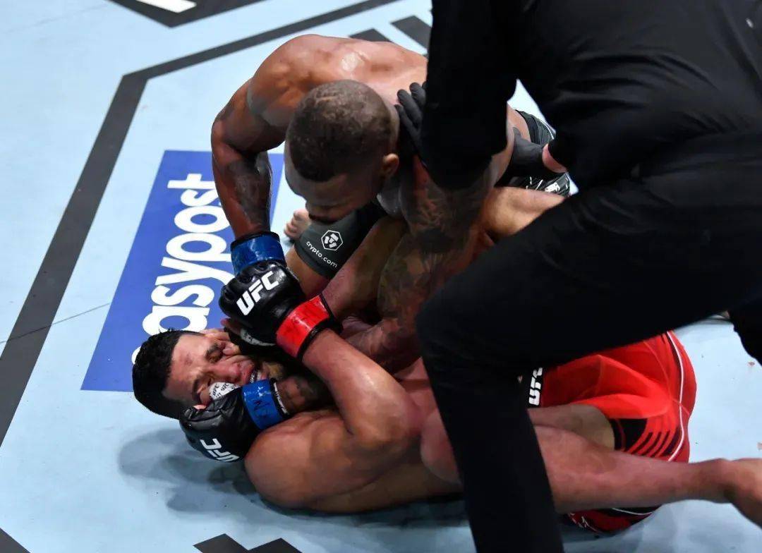 【战报】ufc fight night 197:霍洛威 vs 罗德里格兹_终结