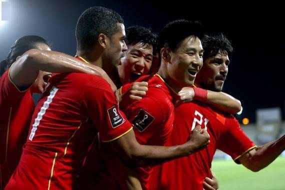 比赛|徐新：等了八九年终于完成国足首秀，力争继续进步