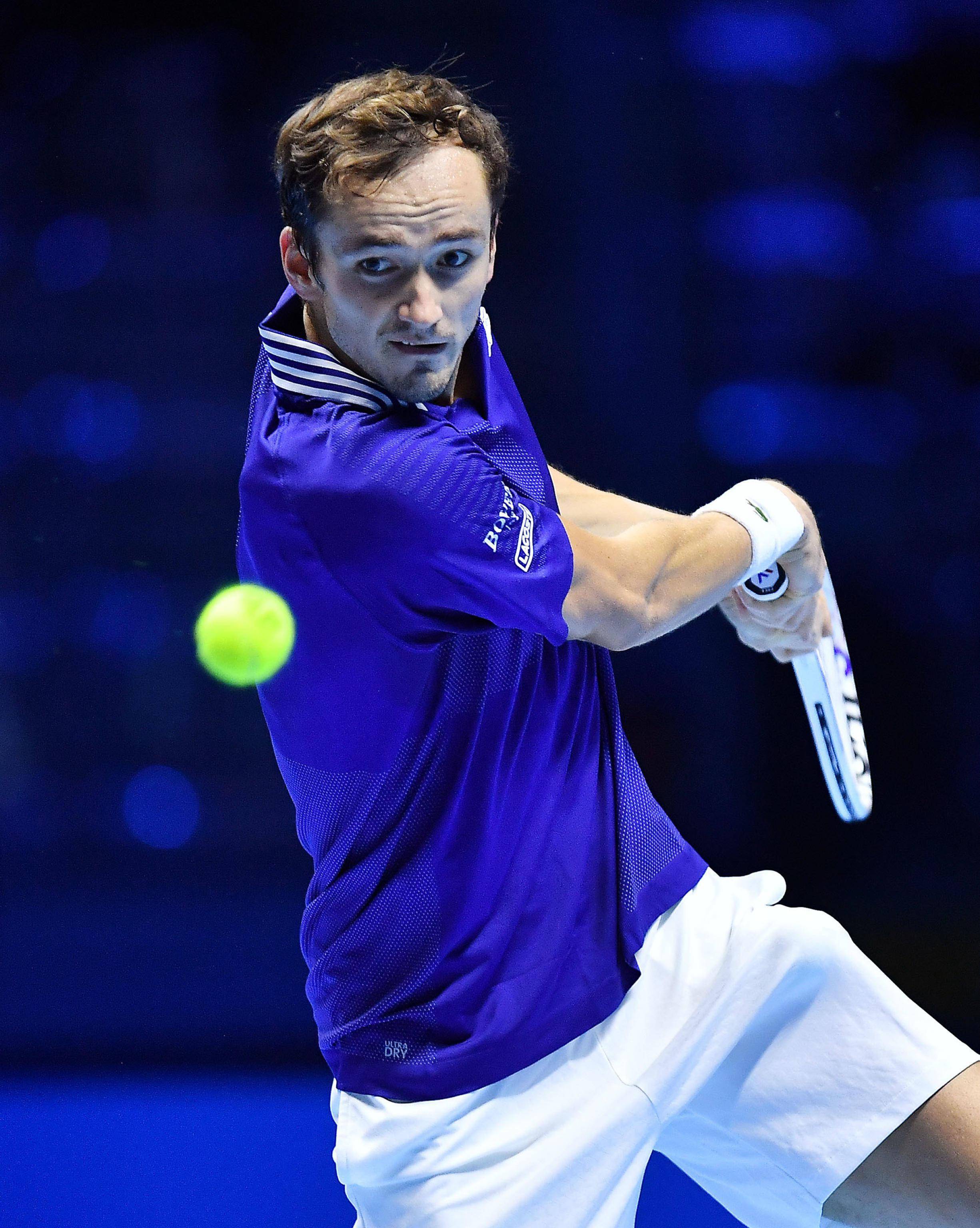 网球atp总决赛梅德韦杰夫胜胡尔卡奇