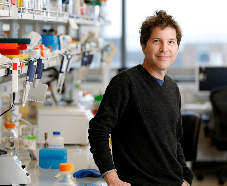 图 | david baker(来源:brian dalbalcon/uw medicine)1998 年,david