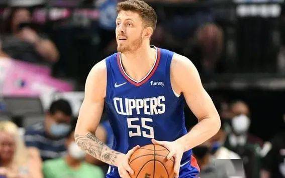 乔治 雷吉太稳,卢盘活血布,内线内卷,氛围获赞_比赛