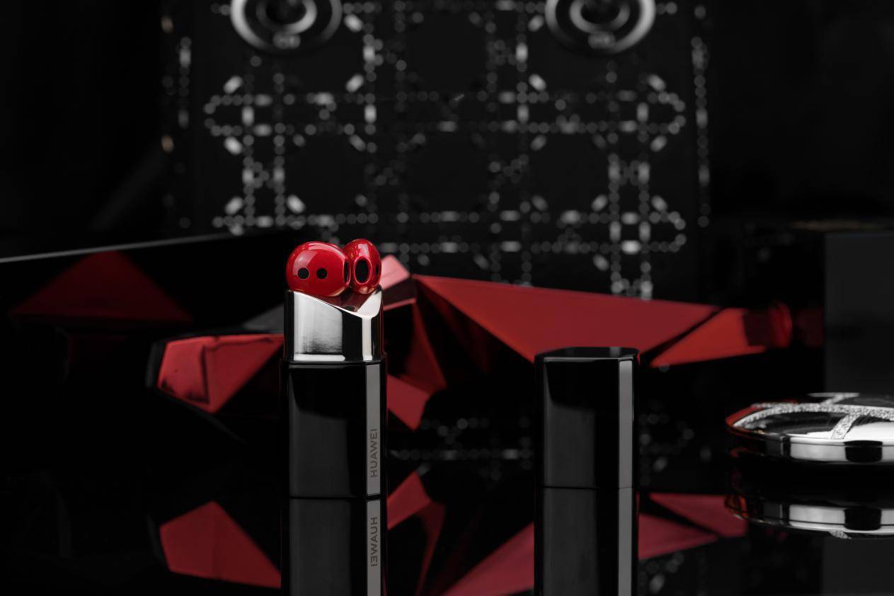 华为口红耳机颜值兼具实力，一款即便千元级也值得入手的好产品