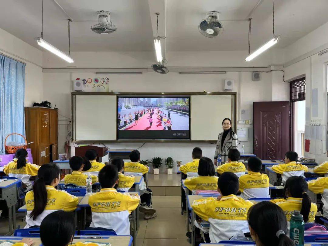 疆桂结学缘书信表情谊记凭祥市第一小学与乌鲁木齐市第126中学书信手