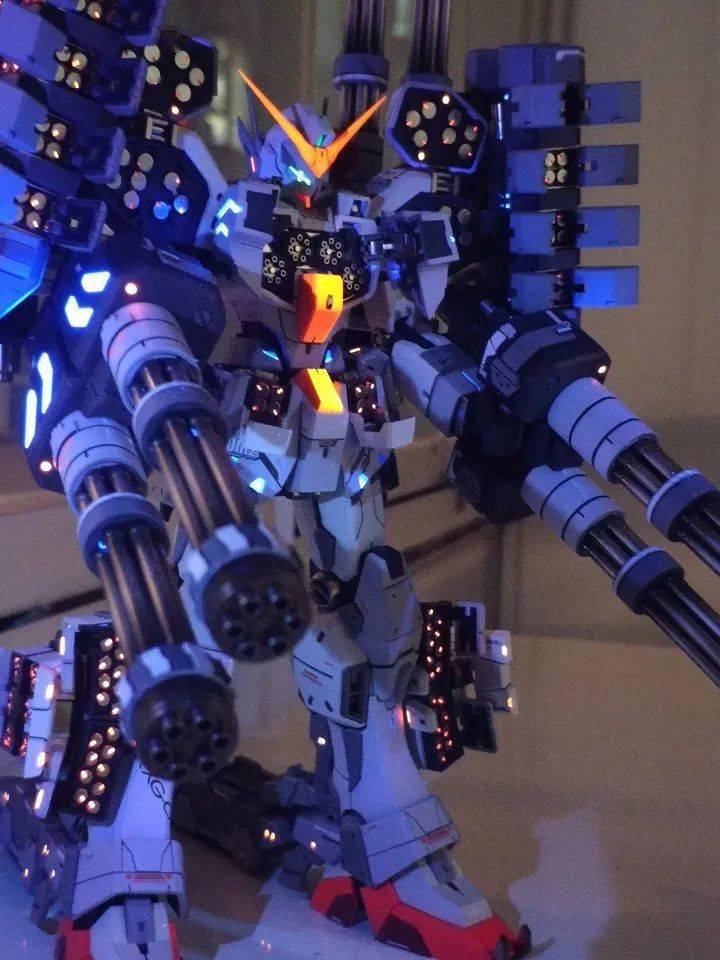 小t高达秀超新星重炮手刺猬装备