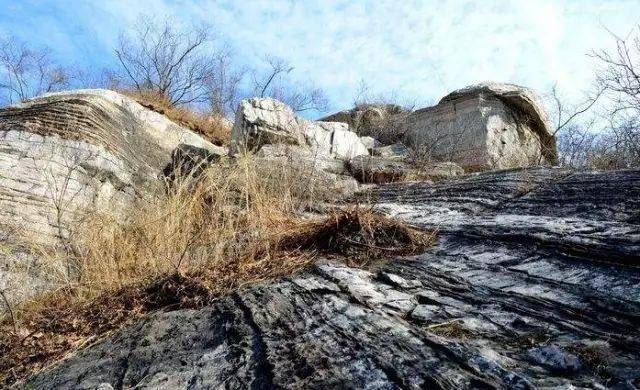 一个不为人知的巨石阵北京房山有一道山岭很人都是第一次听说