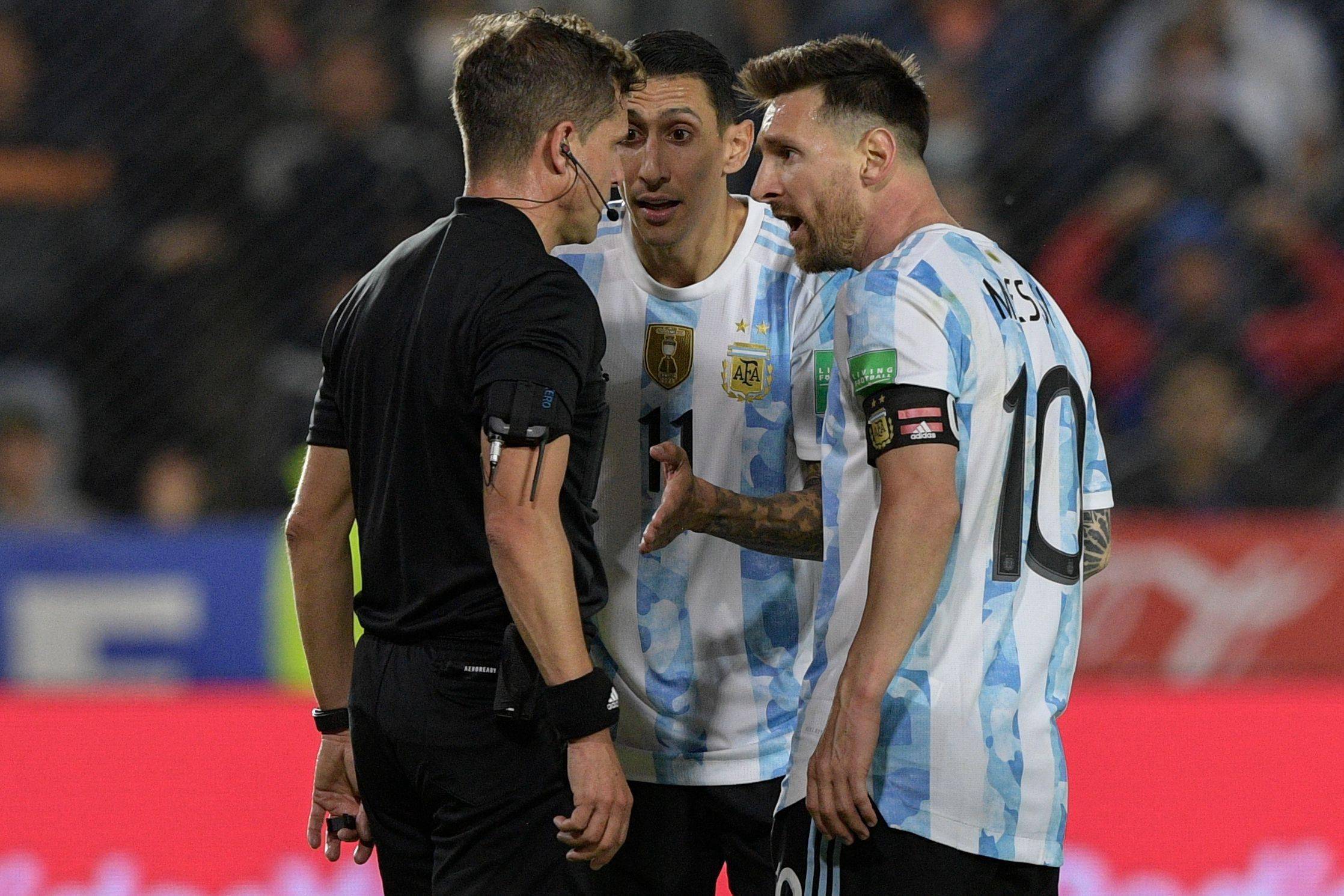 新华社/法新当日,在阿根廷圣胡安进行的2022年卡塔尔世界杯预选赛南美