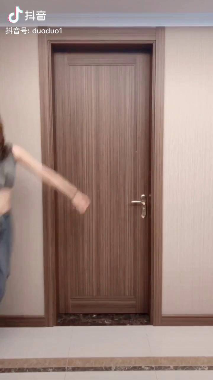 这样以后方便偷穿她的小裙子哈哈哈木青同学