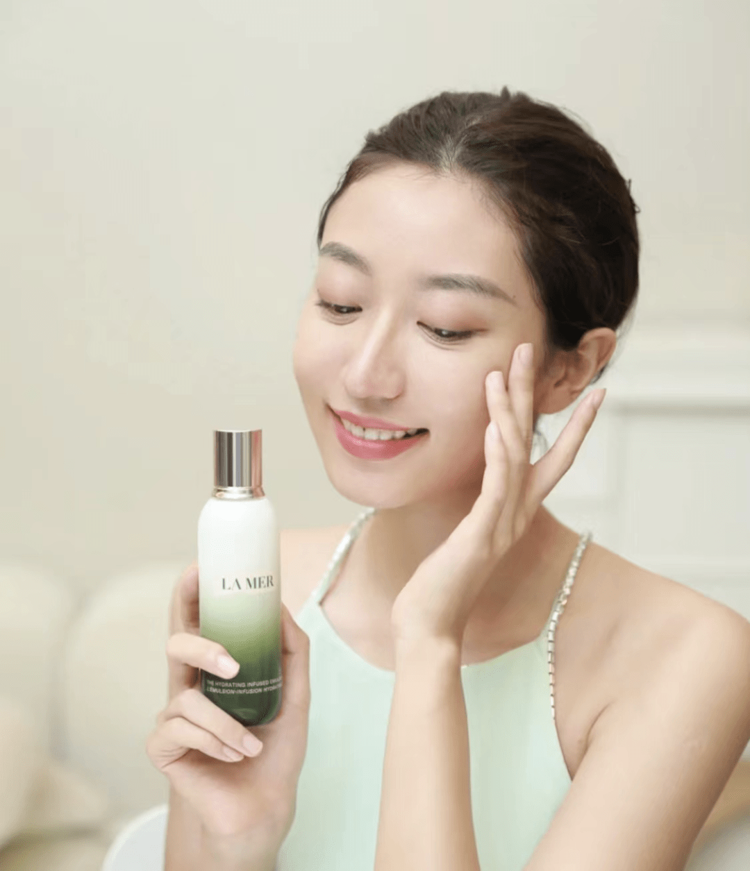 脸部女人的衣服，永远不嫌多