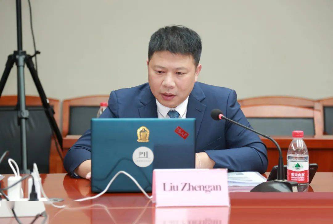 中国服装科创研究院副院长刘正安谈到,数字化的创新引