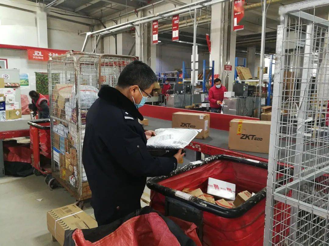 赤峰快递电话：连接你与世界的纽带