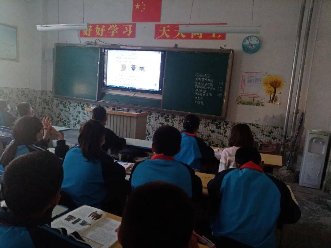 沉一线,显担当——高明教师"组团式"援疆进行时_伽师县