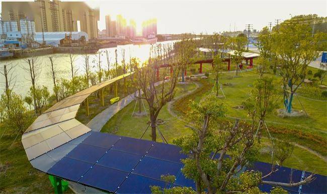 泰州海陵:打造彩虹光伏长廊 旧船厂变身网红"打卡地"