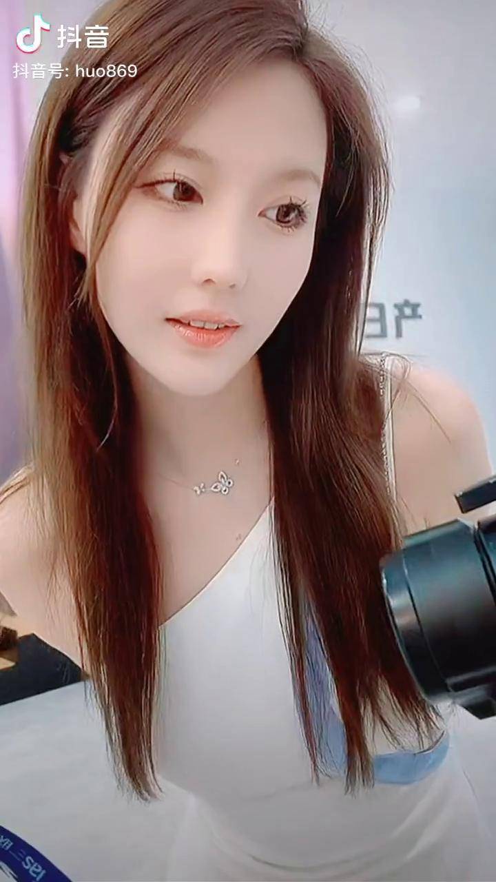 最美车模刘琴车模小姐姐女神美女拍摄现场车展现场神仙颜值