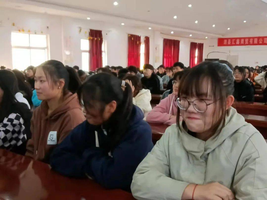 泗县双语中学举行法制报告会_乡村游