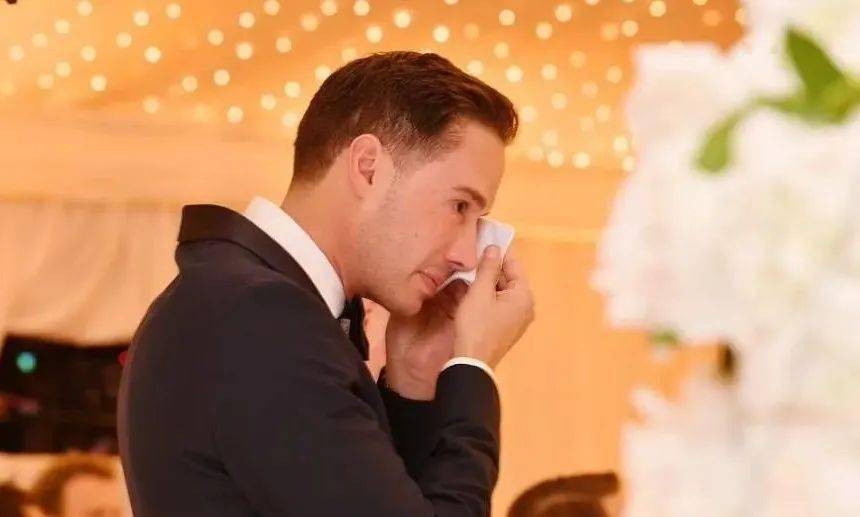 父亲惊天大反转！作了40年的名媛鼻祖刚大婚完，老公就被曝丑闻...