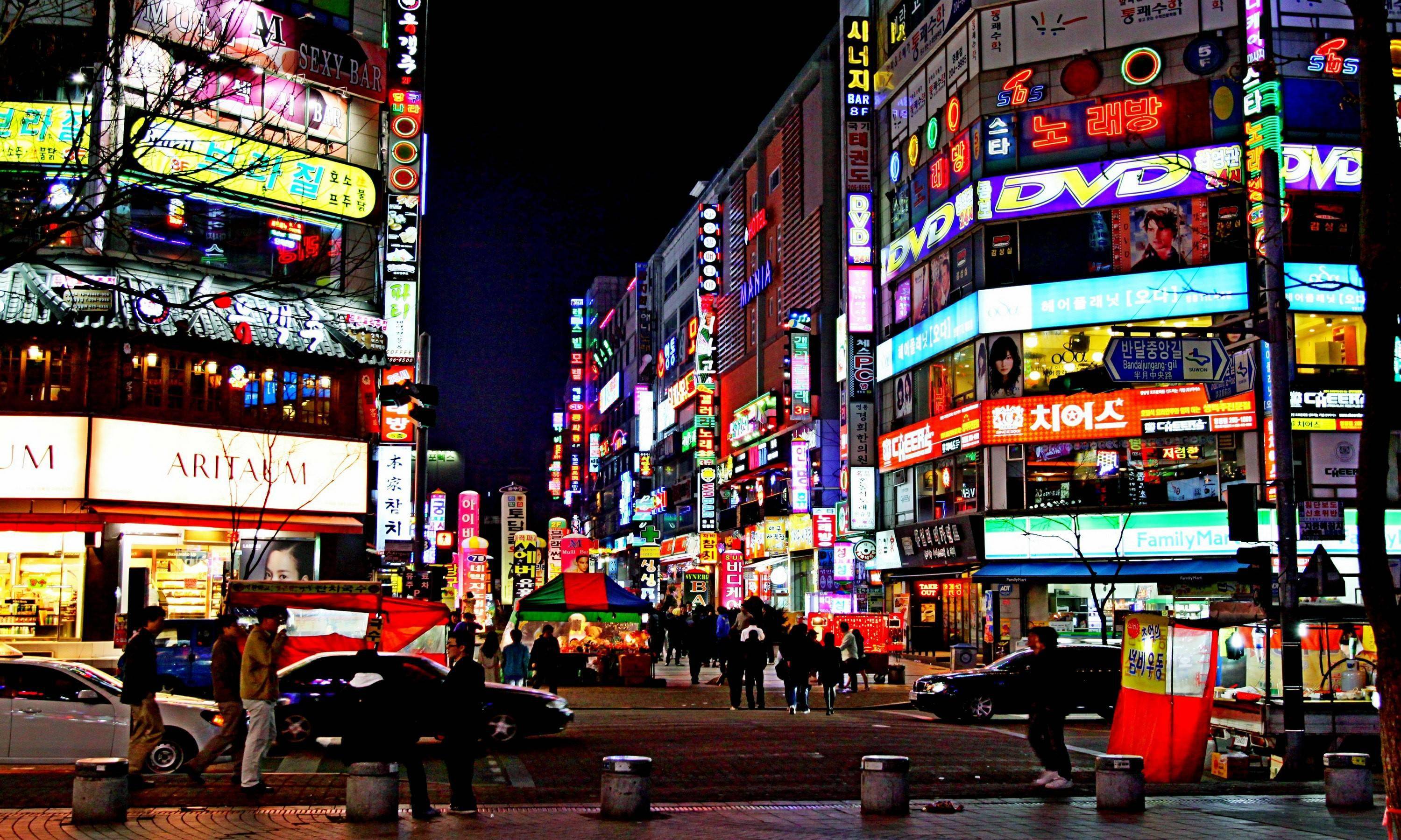韩国首尔街头作为智慧城市热潮的一部分,许多市政府正在使用数字化