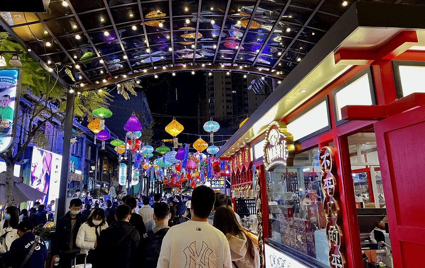 南强街 普娅鑫 摄