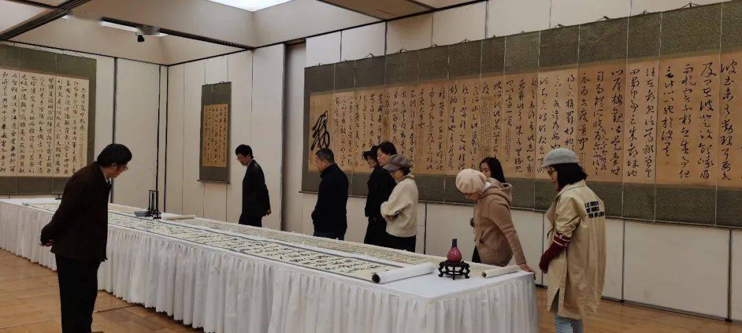 文化部产业司原副司长金一伟,中国艺术研究院原副院长,文化部海外中心