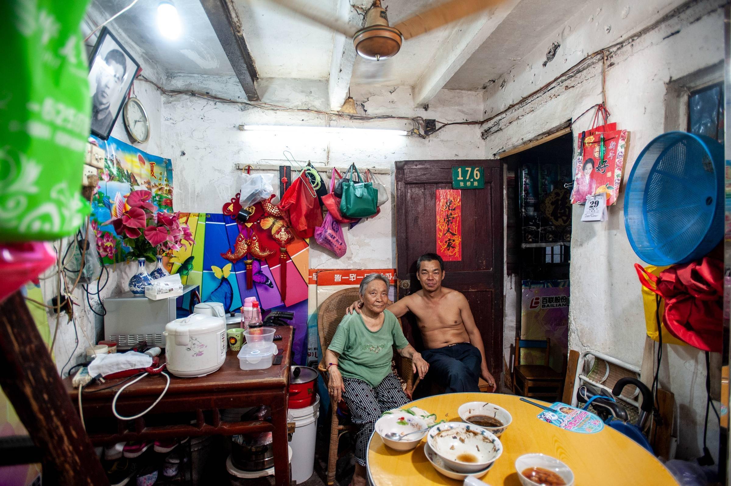 上海|摄影家楼定和过世：上海“另一半人的生活”的影像如何不散失