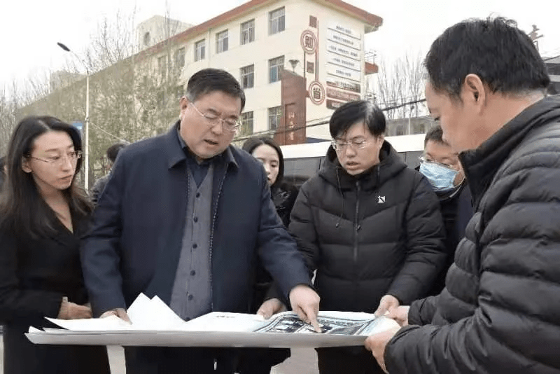 太原清徐县孙泉调研清徐中学和省针灸医院新建项目建设情况