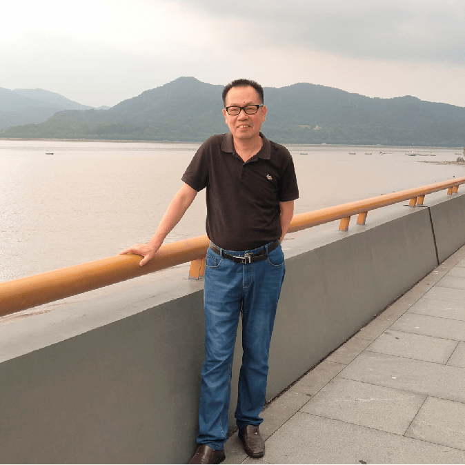 苏国珍老师物理科学与技术学院03照亮同学们砥砺前行的方向.