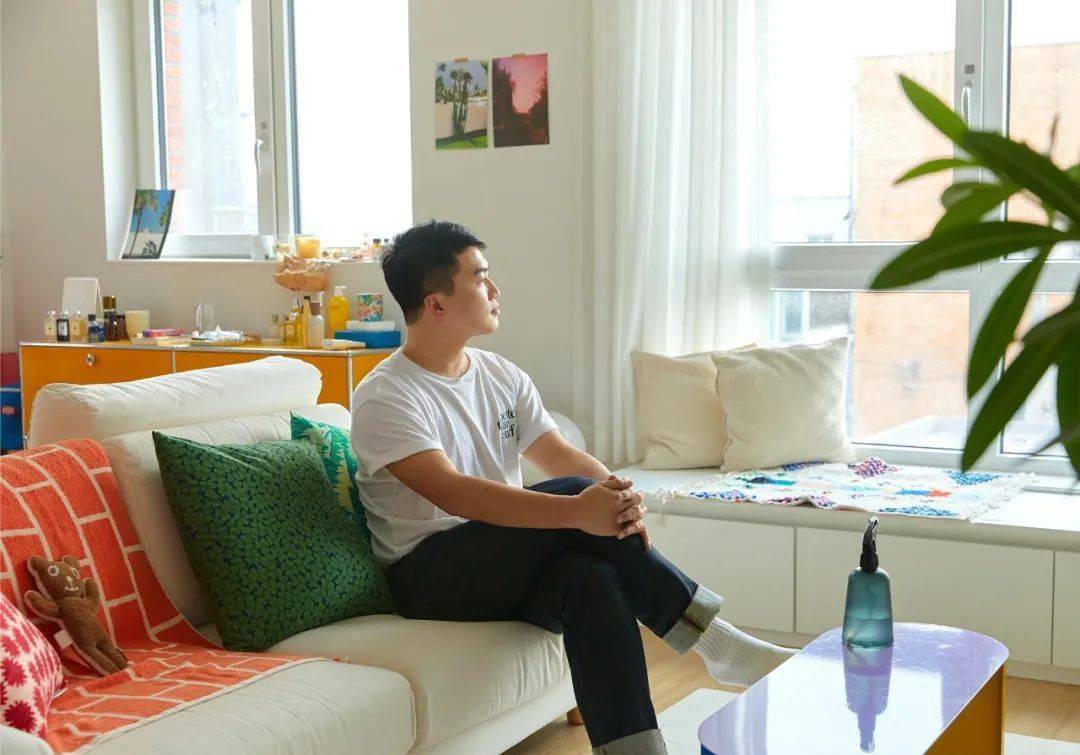艺术一位男生给爱家融入了100种色彩，将会呈现出怎样的家居风格？