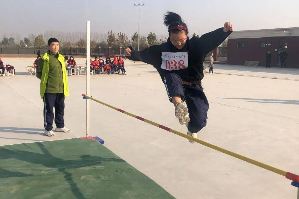 青春赛场 活力飞扬——阳谷县嘉和城中学举办秋季趣味运动会