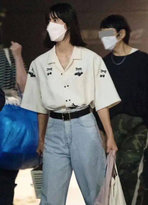 驼色 日本女星们的私下穿搭是什么样?