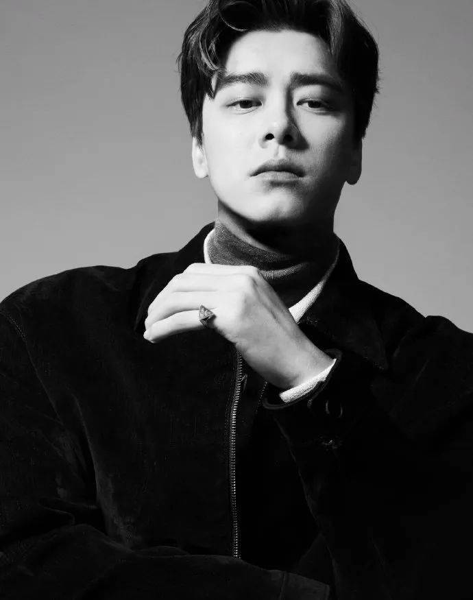 封面快讯 | 李易峰大片、蔡徐坤写真、刘诗诗封面、Angelababy杂志