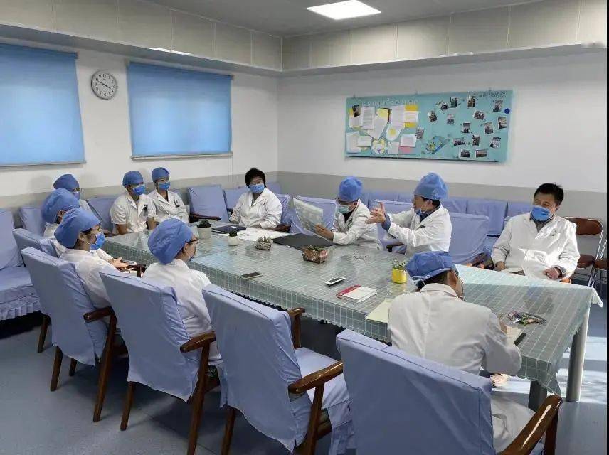 裂隙|左脸微笑的孩子