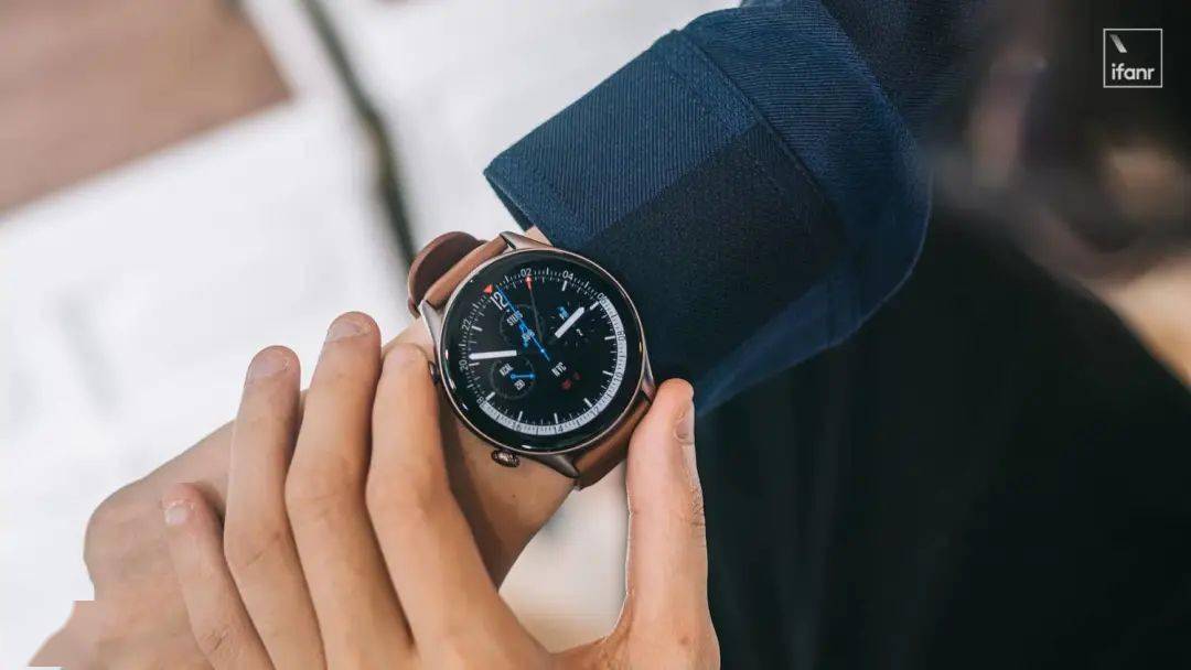 Amazfit GTR 3 Pro 体验：两周一充，千元售价，还新增了血压筛查