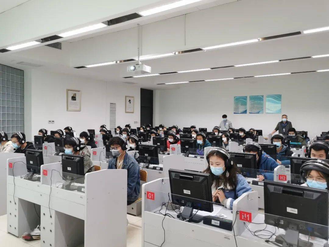新闻| 2021年下半年全国大学英语四六级口语考试工作圆满完成_考场