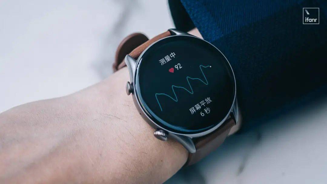 Amazfit GTR 3 Pro 体验：两周一充，千元售价，还新增了血压筛查