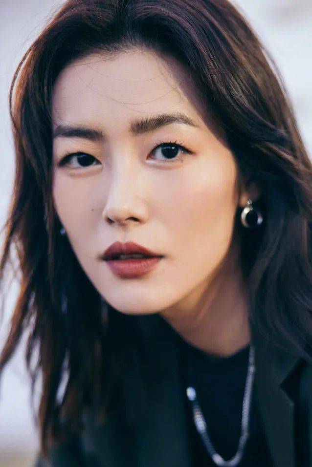 面的女明星们亲身力证“腮红是妆的灵魂”！