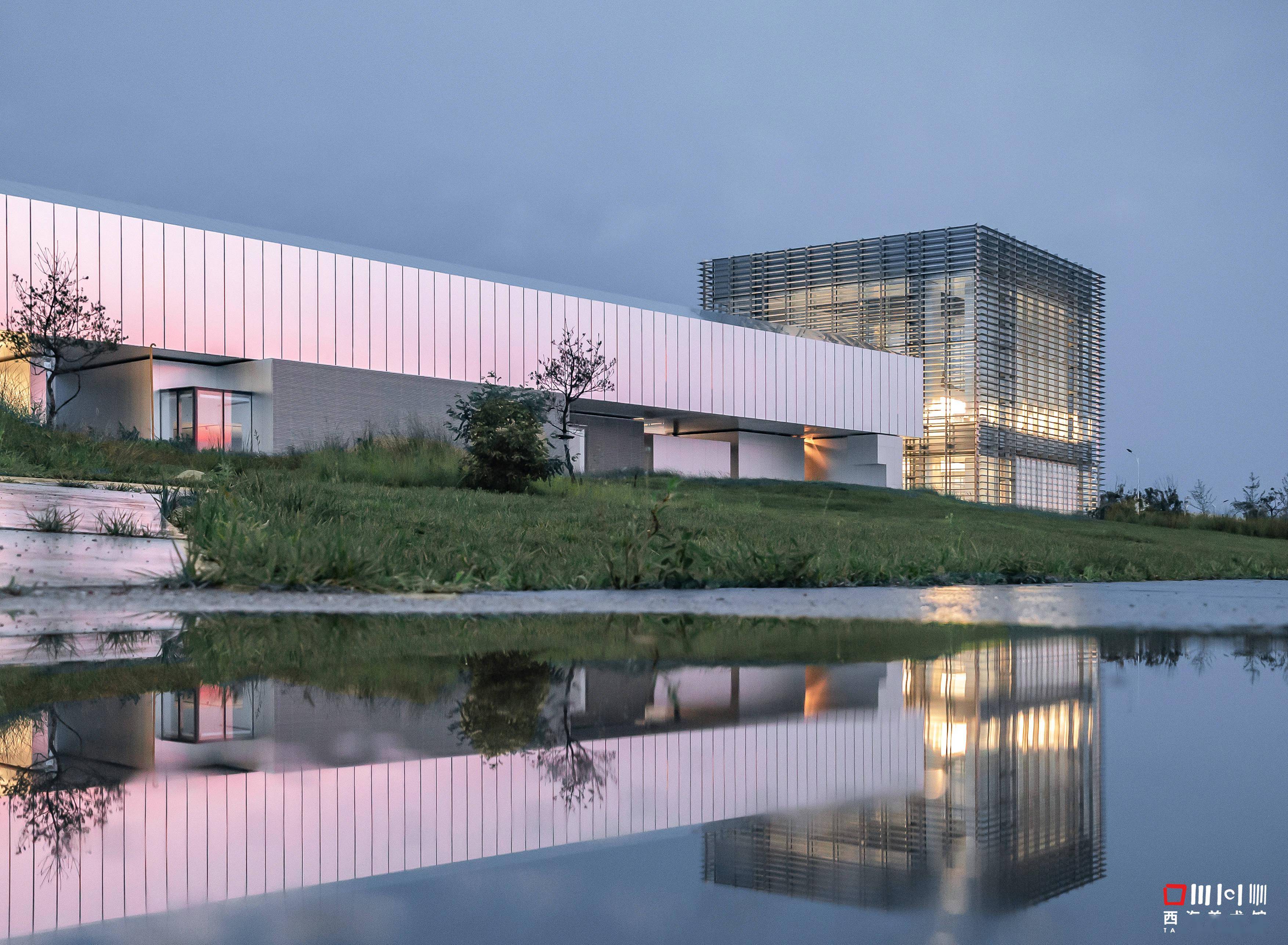 "的西海美术馆,为青岛市民和外来游客提供了全新的建筑感受和艺术体验