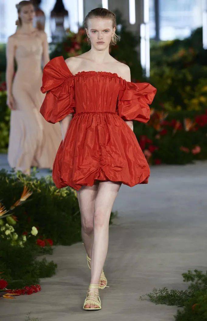 色调 2022春夏女装流行色T台分析