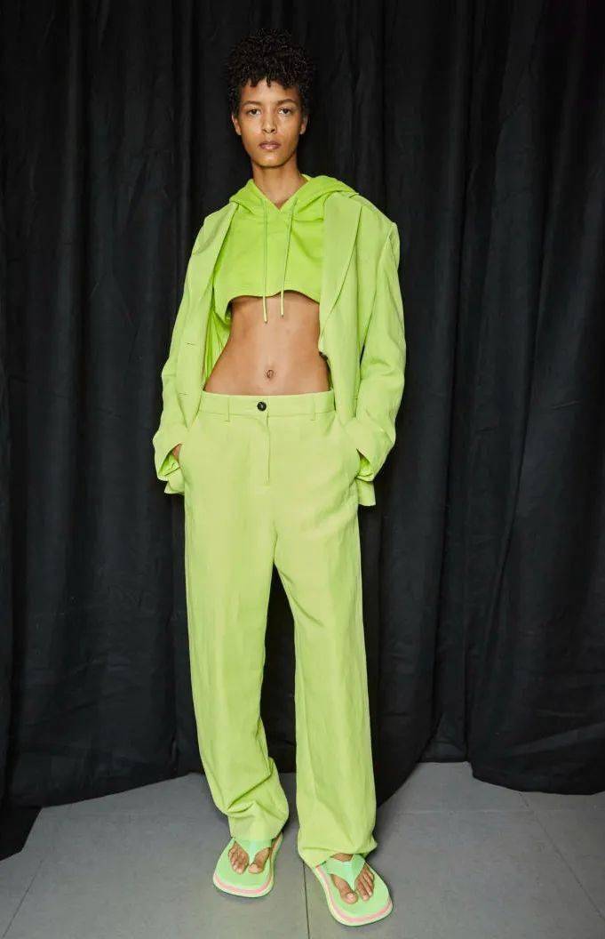 色调 2022春夏女装流行色T台分析