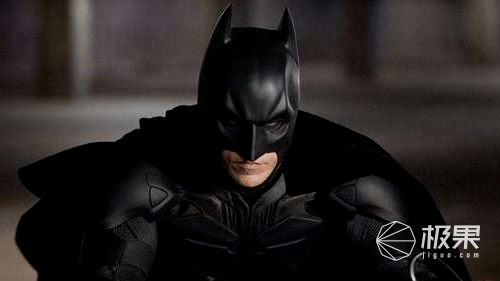 超酷炫「智能口罩」问世！主动通风+电竞灯效，2000买它值吗！？