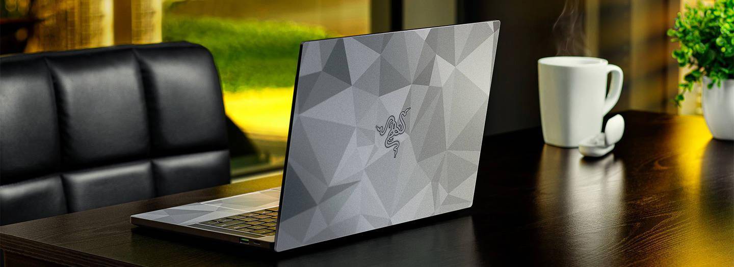 雷蛇推出定制 3M 笔记本贴纸，减少外壳划痕