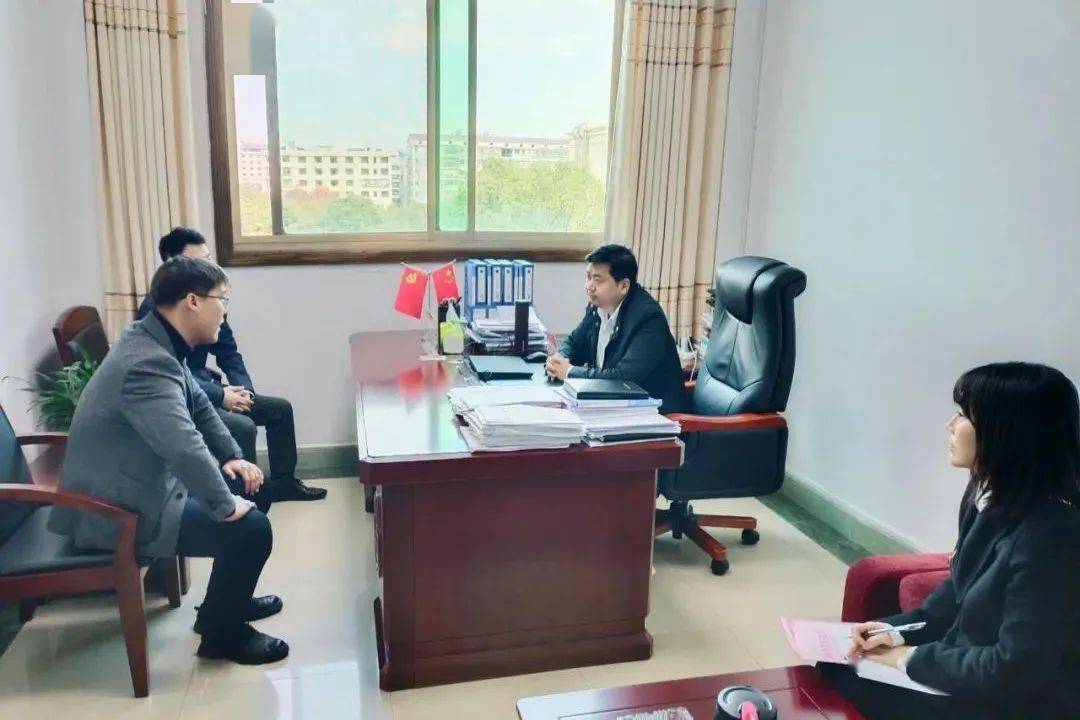 团县委书记邓诗婕就青春屋场建设的情况,及如何将团建,基层治理,衡南