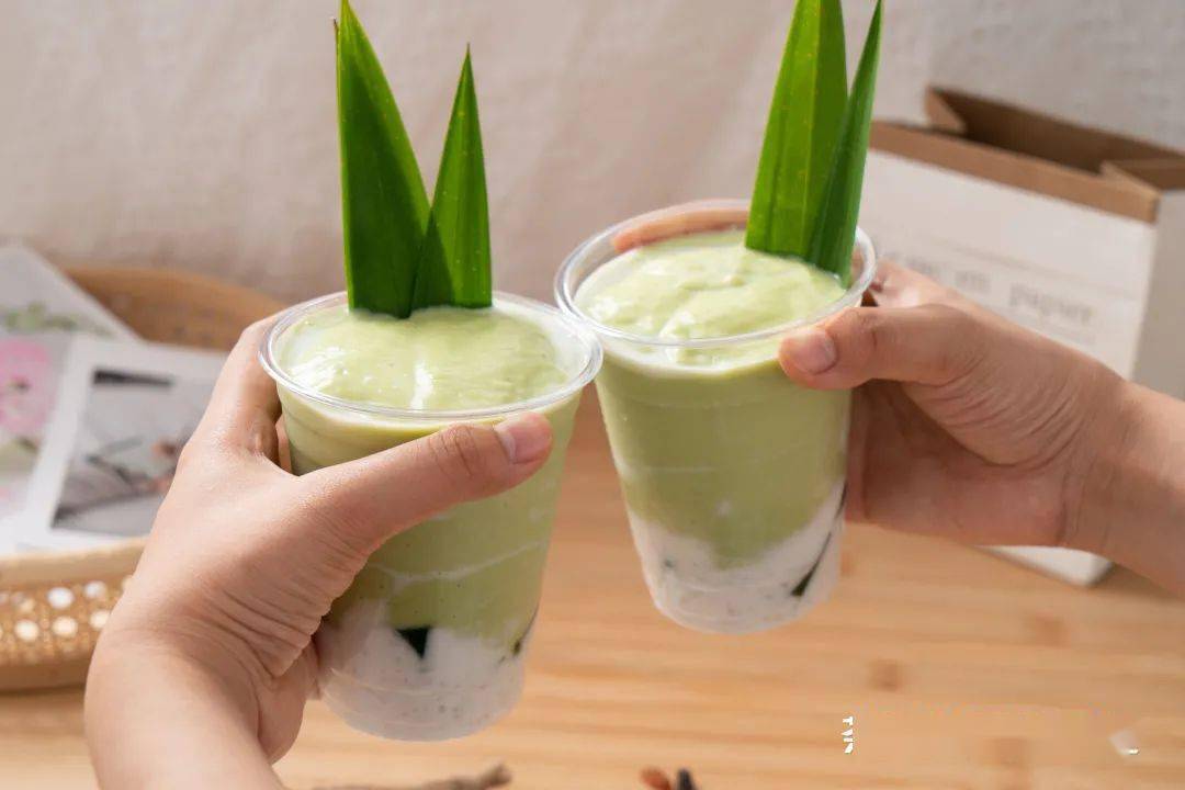 苏苏|喜茶奈雪为了它疯狂内卷！这杯不喝不行了，拿来吧你！