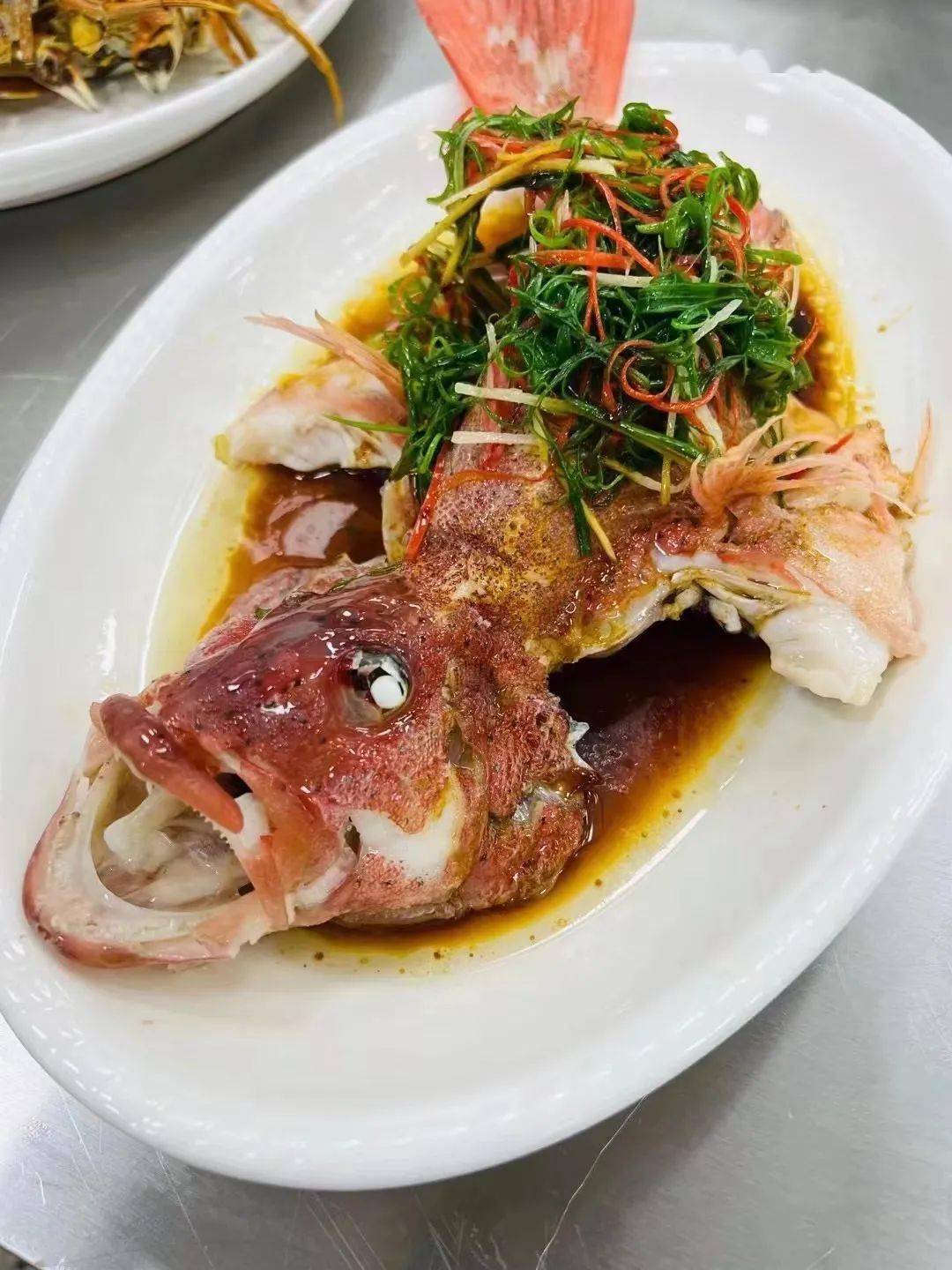 电白又一家海鲜渔村来了100款生猛海鲜特色电白美食吃到爽