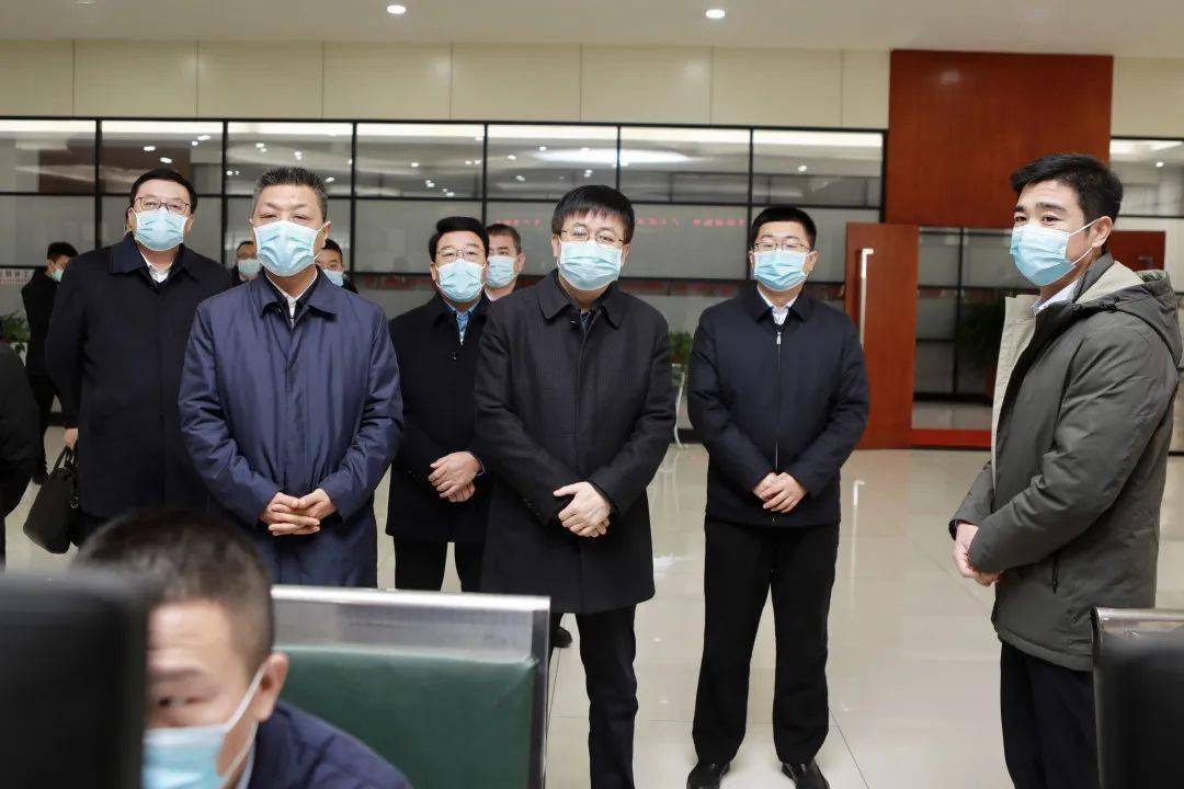 11月24日,省应急管理厅厅长王启瑞带队在孝义市调研企业安全生产工作.